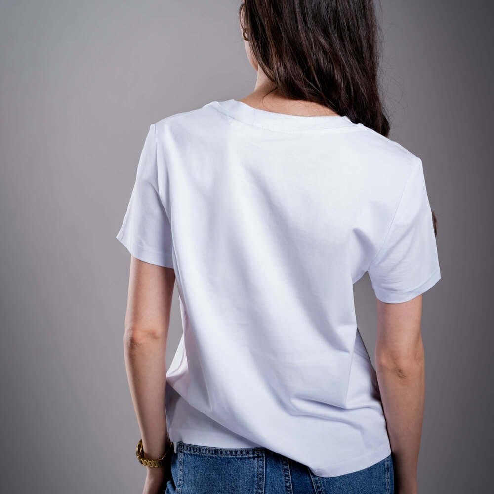 Dámské tričko Kratom World s motivem Damn bro go buy kratom – originální merch pro milovníky kratomu a fanoušky značky Kratom World, stylový streetwear design s výrazným potiskem, pohodlné tričko pro každodenní nošení, ideální do města, na eventy i jako sběratelský kousek pro komunitu kolem kratomu back