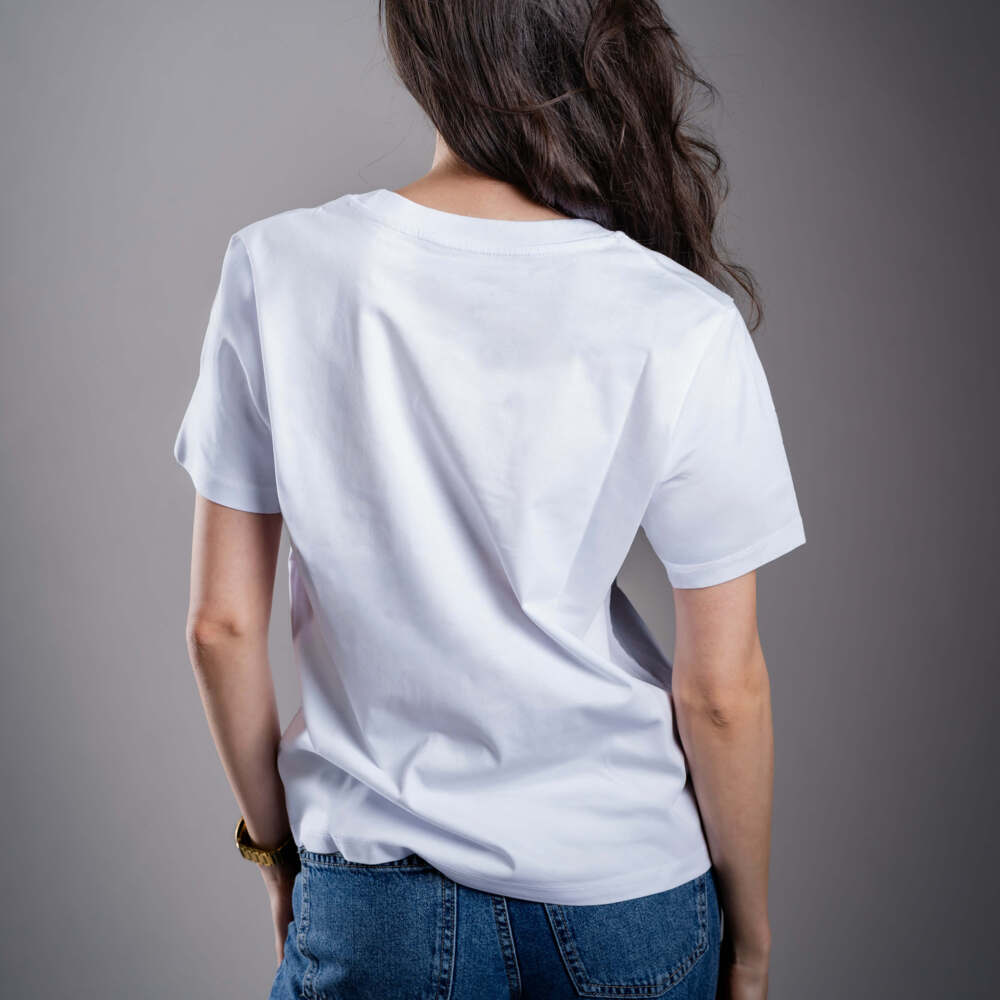 Dámské tričko Kratom World s motivem Kratom Verified – originální merch pro milovníky kratomu a fanoušky značky Kratom World, stylový streetwear design s výrazným potiskem, pohodlné tričko pro každodenní nošení, ideální do města, na eventy i jako sběratelský kousek pro komunitu kolem kratomu back