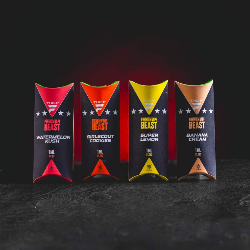 THF BEAST jednorázové vapy – kompletní kolekce příchutí Banana Cream, Girlscout Cookies, Super Lemon a Watermelon Kush, moderní vape nové generace s prémiovou formulí THF, sativa-inspirovaný energický a euforický sběratelský efekt a stylový design.
