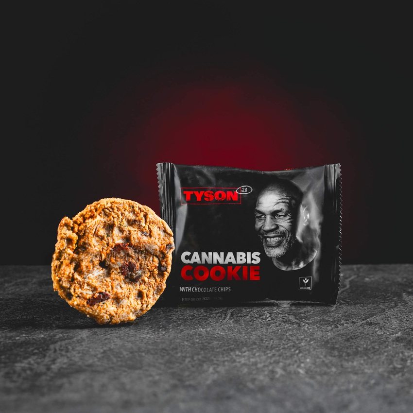 kratom world tyson cookie cookies sušenky sušenka kratomworld prodej Tyson 2.0 Cannabis Cookie Chocolate Chips – vanilková sušenka s čokoládovými kousky a prémiovými konopnými ingrediencemi pro lahodnou chuť a jemné uvolnění